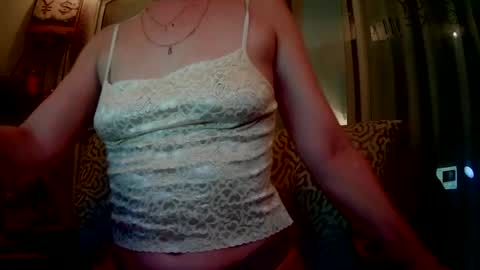 allycat4xoxo online show from June 19, 1:43 am
