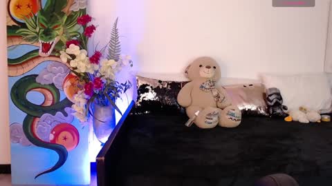 Snapshot of alma_art_ chatting on February 7, 9:15 pm alma_art_ online show from February 7, 9:15 pm