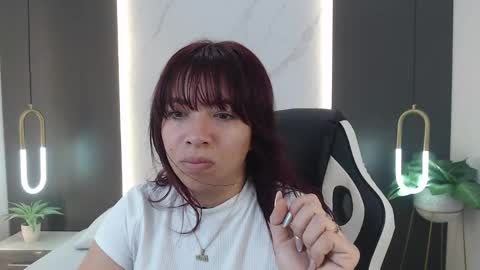Snapshot of alma_fenix chatting on January 10, 12:15 pm ALMA FENIX online show from January 10, 12:15 pm