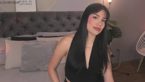 Mia online show from July 6, 2:22 pm