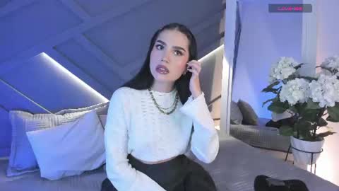 Mia online show from June 15, 2:39 pm