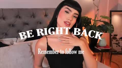 Mia online show from July 1, 1:10 pm