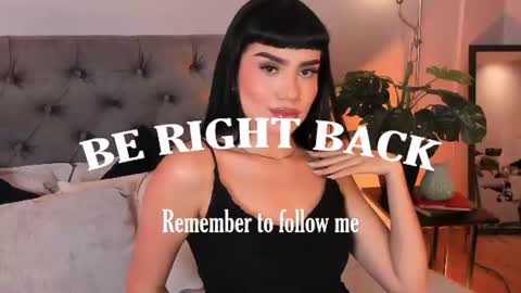 Mia online show from July 2, 1:39 pm