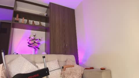 Alma Castillo online show from July 9, 2:25 am