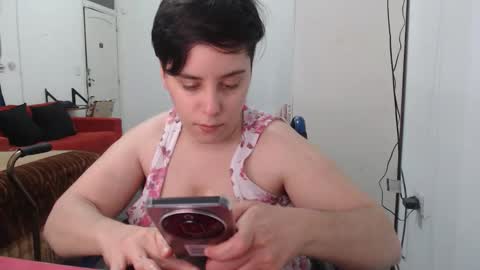 Snapshot of almondonwheels chatting on October 7, 1:43 am Almond online show from October 7, 1:43 am