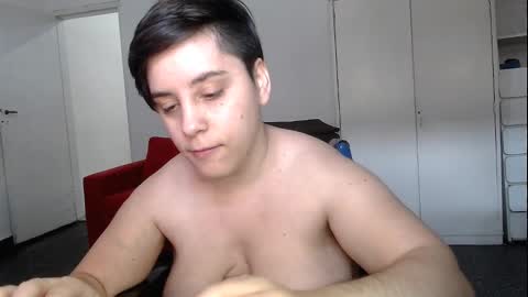 Snapshot of almondonwheels chatting on January 9, 10:20 pm Almond online show from January 9, 10:20 pm