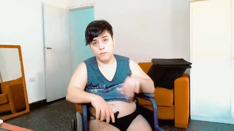 Snapshot of almondonwheels chatting on January 10, 9:20 pm Almond online show from January 10, 9:20 pm