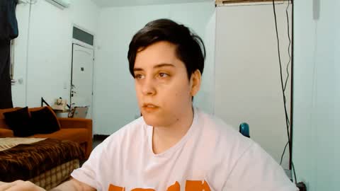 Snapshot of almondonwheels chatting on October 9, 10:25 pm Almond online show from October 9, 10:25 pm