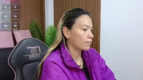 alonddra_tay online show from June 29, 11:43 am