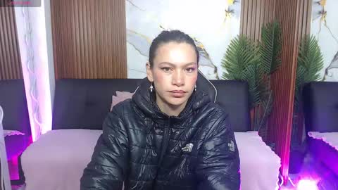 alonddra_tay online show from May 1, 11:35 am