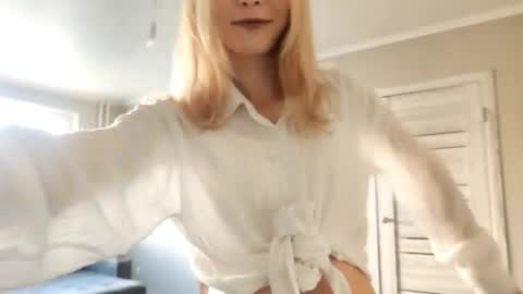 Snapshot of altheadoyel chatting on September 14, 1:42 pm May online show from September 14, 1:42 pm