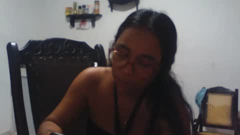 Snapshot of aly826805 chatting on September 22, 3:27 am analia online show from September 22, 3:27 am