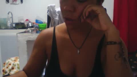 Snapshot of aly826805 chatting on September 24, 5:17 am analia online show from September 24, 5:17 am