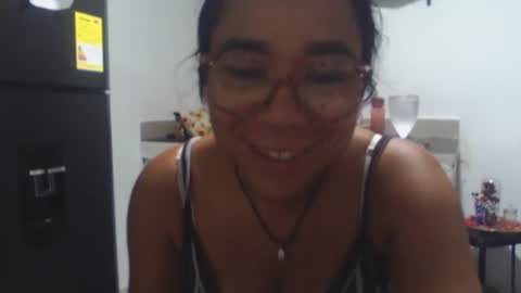 Snapshot of aly826805 chatting on September 16, 5:15 am analia online show from September 16, 5:15 am