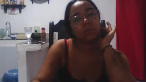 Snapshot of aly826805 chatting on September 23, 3:37 am analia online show from September 23, 3:37 am