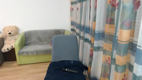 Alice online show from December 4, 9:44 am