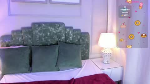 Snapshot of alys_baker chatting on December 5, 2:20 am Alys online show from December 5, 2:20 am