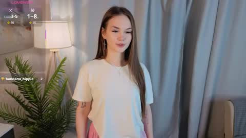 Mona online show from April 22, 4:15 pm