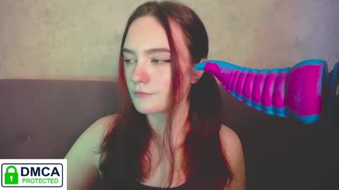 Snapshot of alyssa__scarlet chatting on December 18, 10:08 am Alyssa online show from December 18, 10:08 am