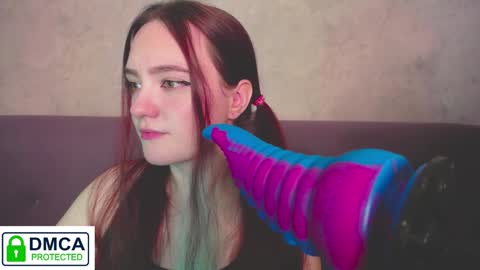 Snapshot of alyssa__scarlet chatting on December 12, 10:02 am Alyssa online show from December 12, 10:02 am