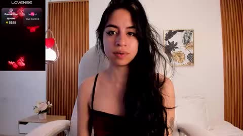 alyssabeauty_ online show from March 19, 8:46 pm