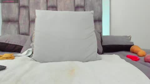 alyssia online show from July 28, 4:39 pm