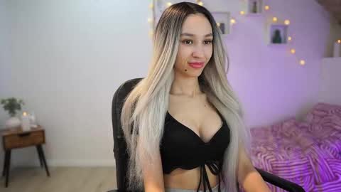 Amai  Liu online show from March 4, 7:11 pm