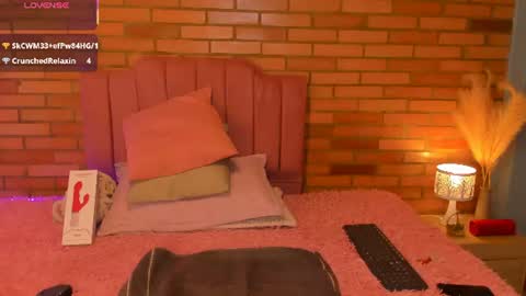 Hi Im AmaiaHelp me reach 100 likes online show from July 28, 8:52 pm