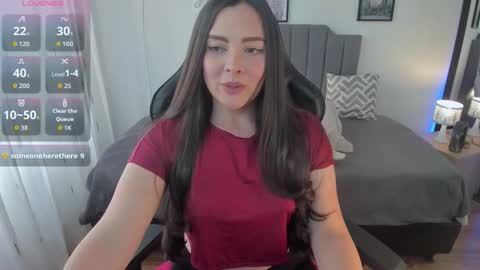 Hi Im AmaiaHelp me reach 100 likes online show from November 10, 8:15 pm