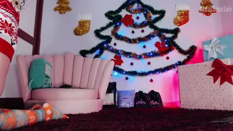 Amai  Sinclair  online show from December 24, 5:05 am