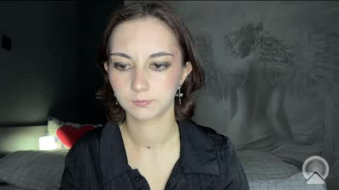 amalia_lambert13 online show from May 17, 7:35 pm