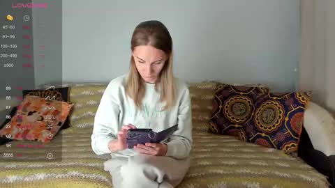 Amalia online show from December 3, 8:06 am