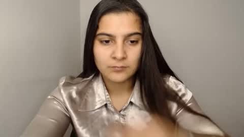 The queen of the biceps  online show from January 24, 7:18 pm