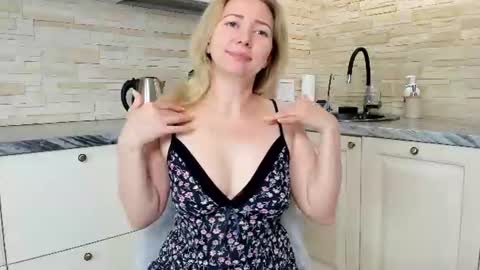 Amanda   insta amanda    grey online show from August 2, 5:21 am