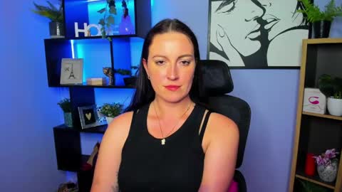 Amanda online show from April 29, 5:30 pm