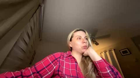 Amanda online show from April 8, 3:30 am