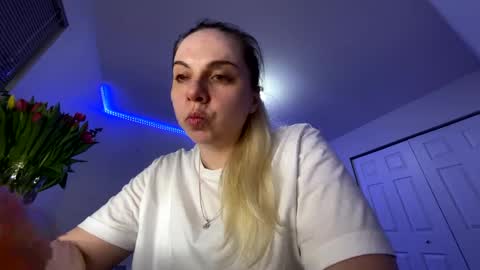 Snapshot of amandainbloom chatting on March 9, 8:40 am Amanda online show from March 9, 8:40 am