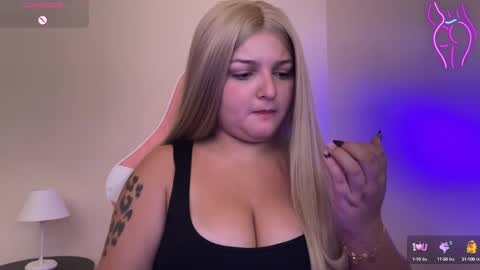 Snapshot of amandhaaa chatting on February 26, 7:19 pm Amandha online show from February 26, 7:19 pm