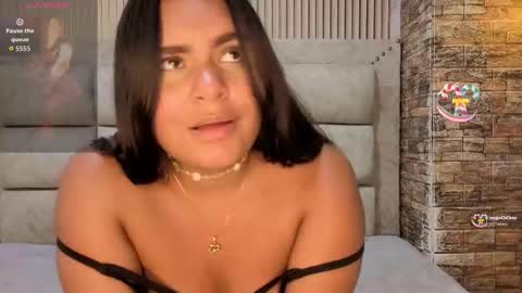 amarahanks_ online show from December 4, 7:03 pm