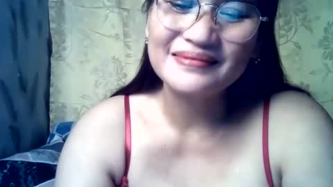 Snapshot of amazing_angel22 chatting on October 20, 2:03 am amazing angel online show from October 20, 2:03 am