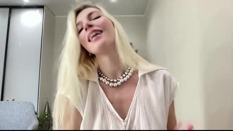 Kelly online show from January 8, 9:35 am