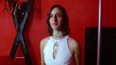 Snapshot of ambar_roux1 chatting on March 11, 1:45 pm ambar_roux1 online show from March 11, 1:45 pm
