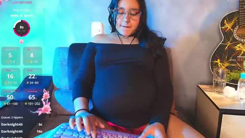 ambardevon_x online show from May 14, 9:42 pm