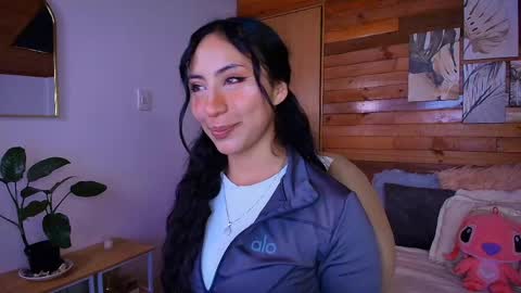 amber_curly online show from April 28, 7:18 pm