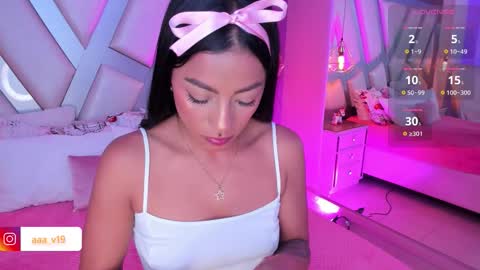 Snapshot of amber_villalobos chatting on September 24, 4:44 am Tell me Amber online show from September 24, 4:44 am