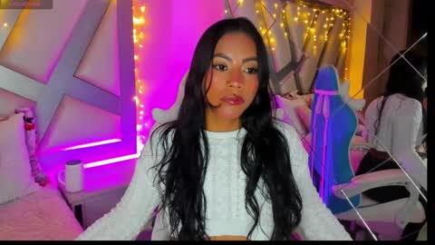 Snapshot of amber_villalobos chatting on February 15, 4:03 am Tell me Amber online show from February 15, 4:03 am