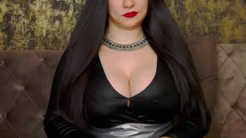 Snapshot of ambercrost chatting on October 2, 5:34 am Goddess Amber online show from October 2, 5:34 am