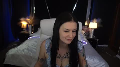 Anna online show from November 7, 6:02 pm