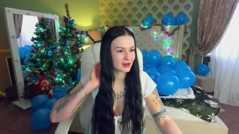 Snapshot of amberdismond chatting on December 17, 7:29 am Anna online show from December 17, 7:29 am
