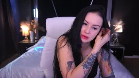 Snapshot of amberdismond chatting on October 13, 5:32 am Anna online show from October 13, 5:32 am